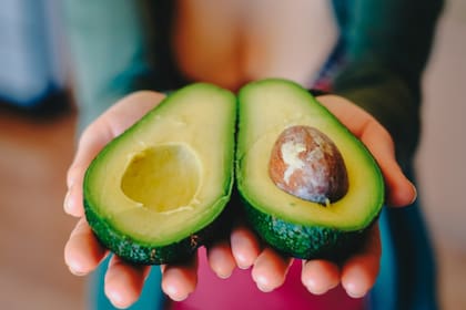 La palta tiene cantidades relativamente altas de magnesio