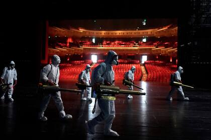 La pandemia del coronavirus vació los teatros, cines y estadios