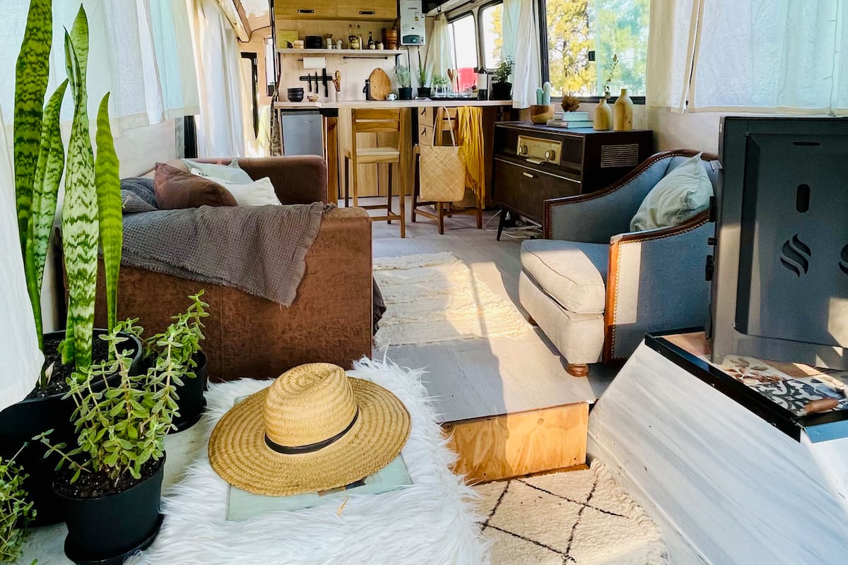 La pandemia lo distanció de su trabajo en el sector gastronómico y se animó a cumplir su sueño: hacer motorhomes