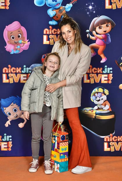 La panelista Noe Antonelli y su hija Juana