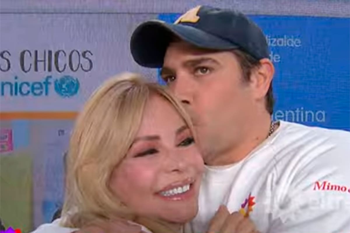 La panelista y el comediante se mostraron muy afectuosos