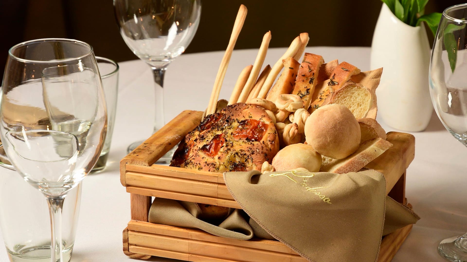 La panera, ese capítulo irresistible y sumamente argentino al salir a comer.