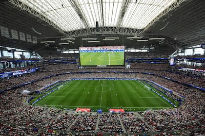 La pantalla colgante del estadio de Dallas mide 49 y es una de las más grandes del mundo