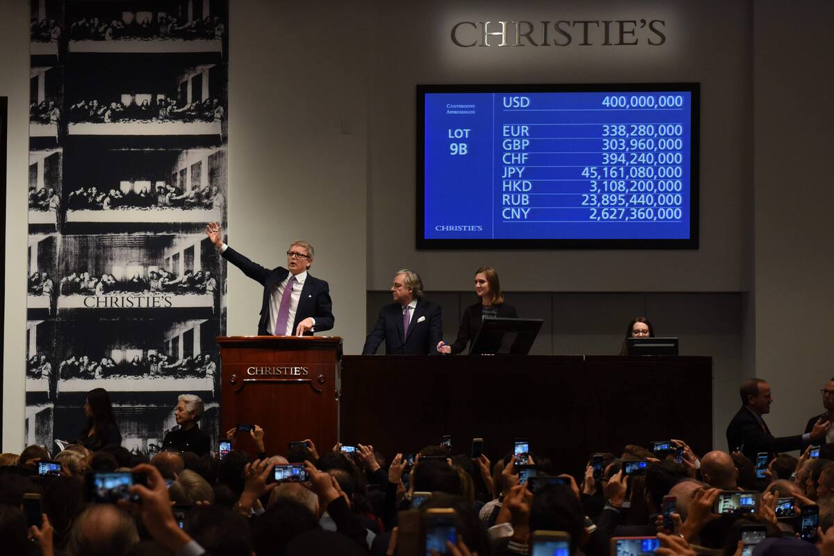 La pantalla indica el precio del lote 9B, el objeto de deseo en Christie’s