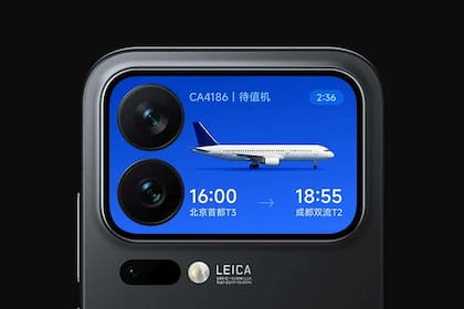 La pantalla trasera de los Xiaomi 17 Pro y 17 Pro Max puede mostrar un reloj, controles multimedia, notificaciones, servir de visor para las selfies o incluso mostrar juegos
