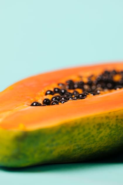 La papaya contiene antioxidantes que combaten el estrés oxidativo y ayudan a prevenir enfermedades cardiovasculares (Foto de carácter ilustrativo: Freepik)