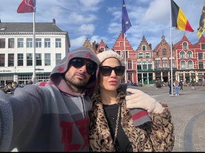La pareja confirmó su relación en septiembre de 2025, tres meses despúes de que se hiciera pública la separación de él y Chechu Bonelli (Foto: Instagram @daricvitaok)
