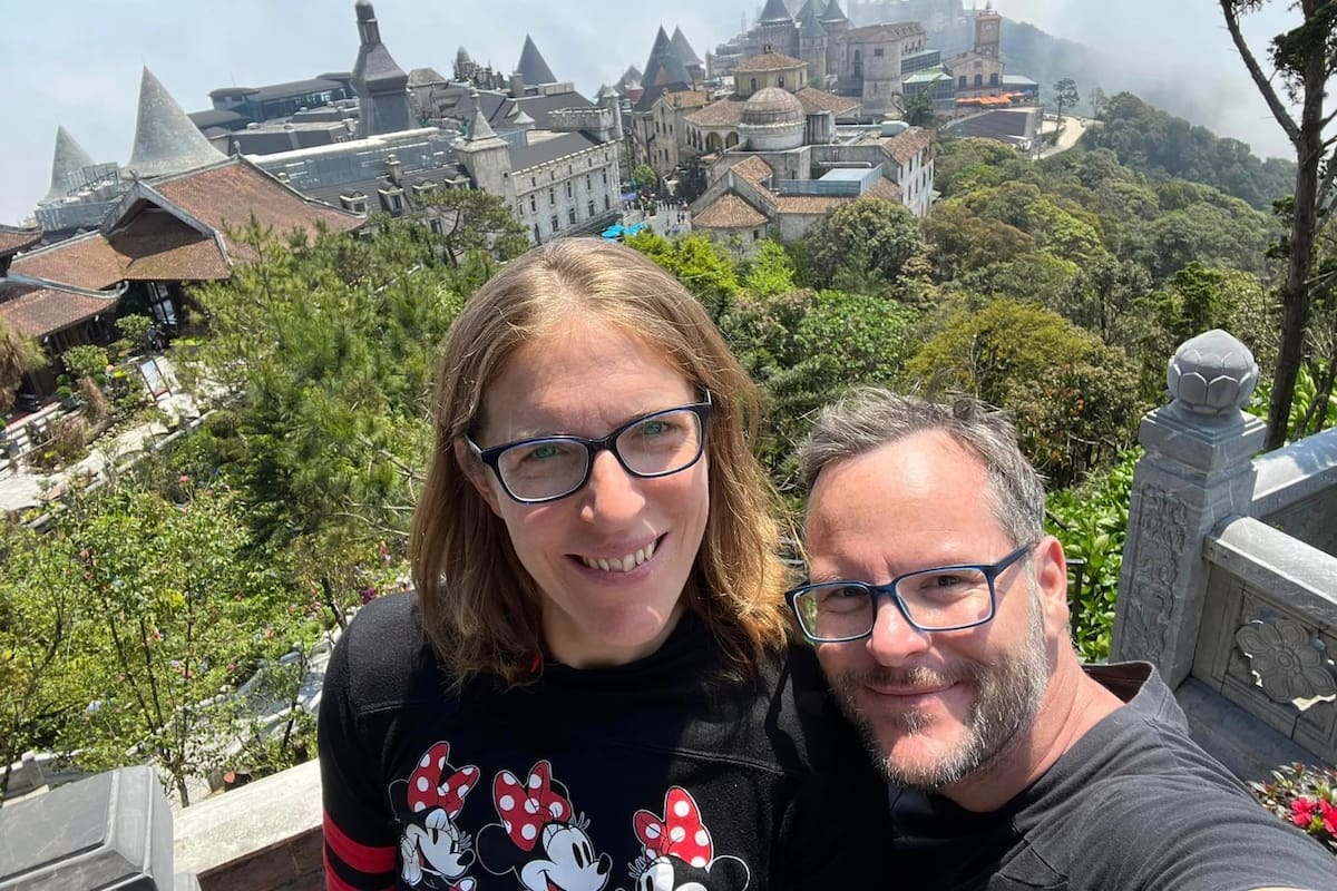 La pareja cuenta con un Instagram en el que ayudan a otras personas de Reino Unido a conseguir su independecia financiera