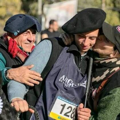 La pareja de Estela Parisi, Sergio Ribalta, el hijo de Parisi, Emiliano, y Parisi