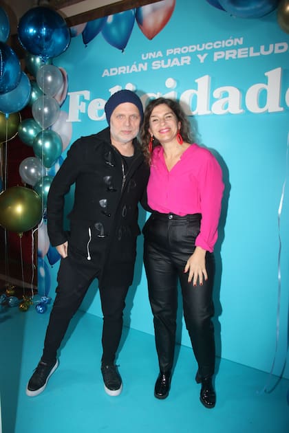 La pareja de humoristas Sebastián Wainraich y Dalia Gutmann, a pura risa en la sesión de fotos posterior a la función