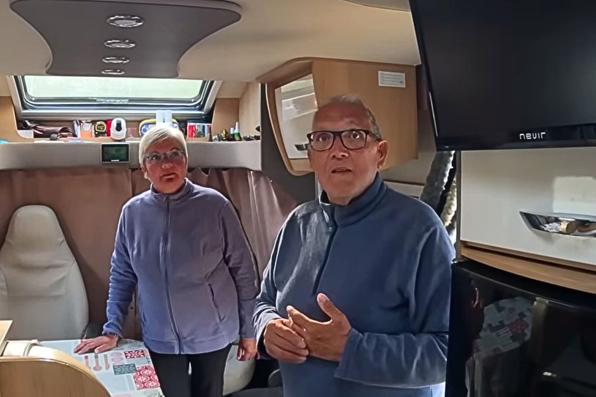 La pareja de jubilados que vive en una casa rodante y ahorra 1200 euros al mes
