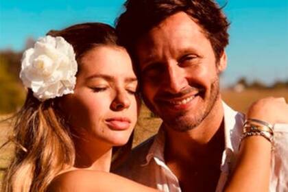 La pareja de la modelo dejó un sentido comentario en la foto que confirma su tercer embarazo.