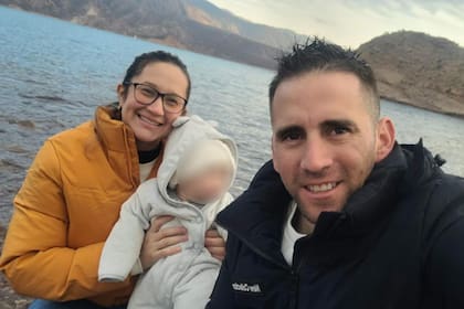 La pareja de Nahuel Gallo confirmó que llegó a la Argentina con su hijo: “Volvimos pero no como queríamos”