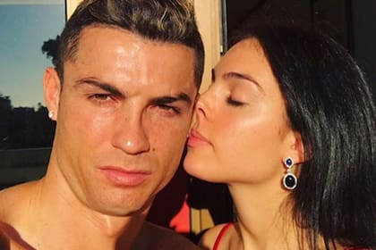 La pareja de Ronaldo estuvo en el centro de la escena mediática por su participación en el Festival de Cine de Venecia y un descuido que se volvió viral. Ahora, sorprendió a sus seguidores con una foto de entrecasa