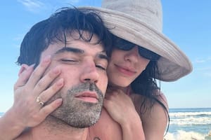 La pareja difundió una serie de imágenes emotivas para comunicar la decisión personal (Instagram @lali)