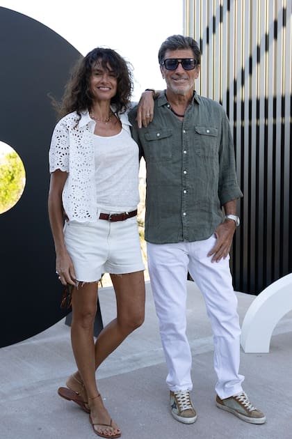 La pareja dijo presente en un evento de José Ignacio, donde compartieron grupo con Ricardo Darín y Florencia Bas
