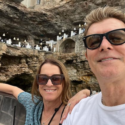 La pareja disfruta de sus vacaciones en el viejo continente
