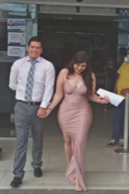 La pareja ecuatoriana minutos después de contraer matrimonio.
Foto: TikTok: genesiscuevas2