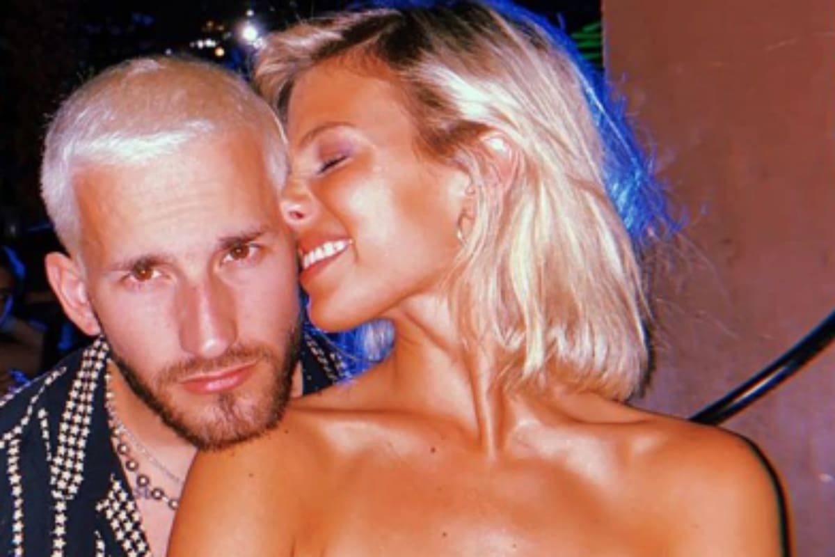 La pareja eligió el Día de los Enamorados para confirmar oficialmente su relación, que ya lleva más de tres meses