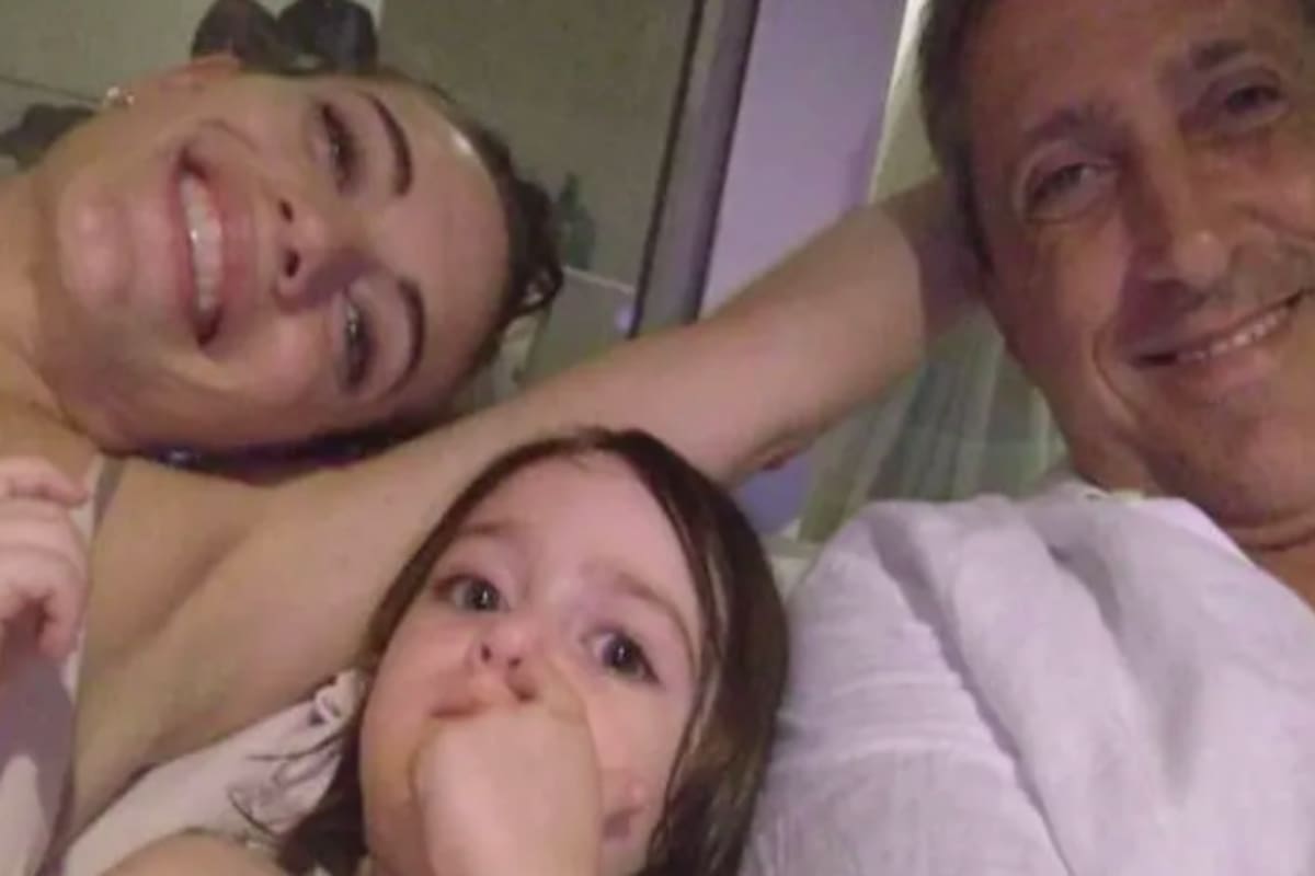 La pareja eligió un tipo de educación no tradicional para su hija.