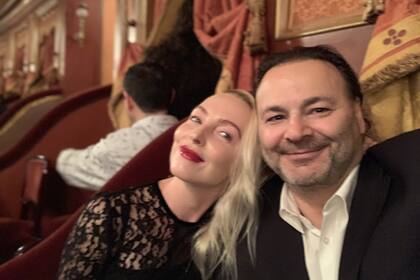 La pareja en el teatro Colón.