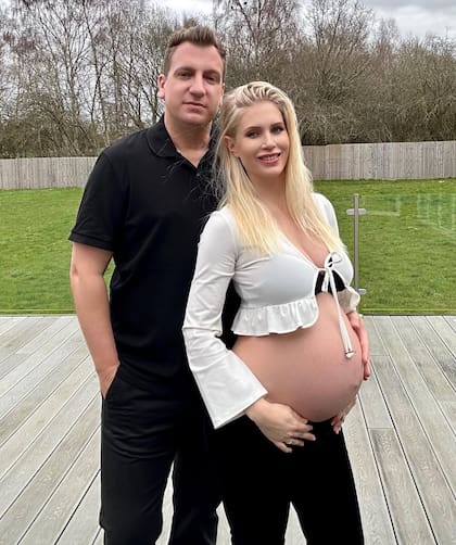 La pareja en la dulce espera de su hija Elle (Foto: Instagram @danielachristiansson)