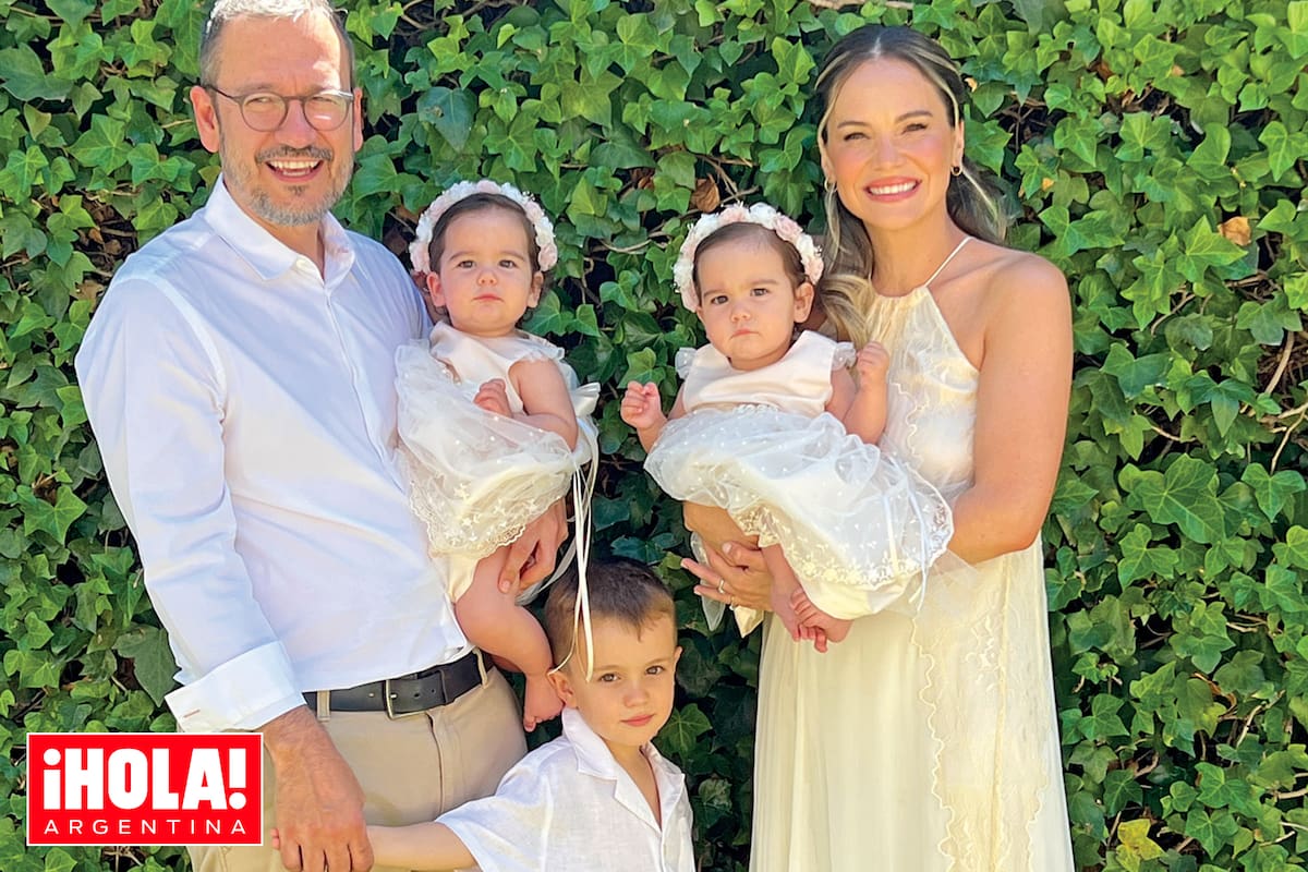 La pareja junto con Lorenzo y las gemelas Aurora y Ángela, sus tres hijos