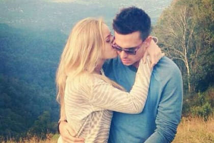La pareja, muy acaramelada en los cerros tucumanos