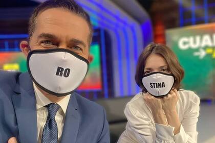 La pareja periodística no niega los rumores de una relación entre ellos, sino que juegan con ellos en redes sociales