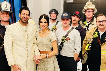 La pareja permaneció horas atrapada en el ascensor del hotel donde festejaban su boda