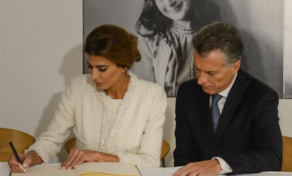 La pareja presidencial visitó la casa de Ana Frank