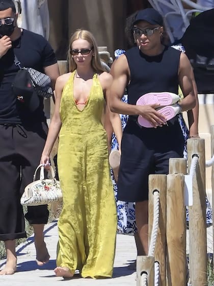 La pareja, que ha sido fotografiada junta en sus salidas en París y en Ibiza, aún no fue retratada en los Estados Unidos, en contexto del mundial