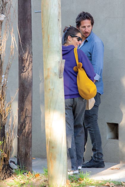 La pareja, que se conoció en una cita a ciegas organizada por amigos en común, ya planea convivencia en la casa que Goldenhorn está terminando de construir.