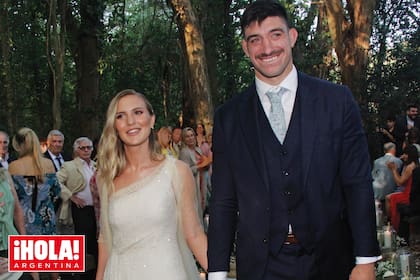 La pareja, que vive en Francia, se casó por civil hace dos años en Inglaterra, pero por la pandemia retrasó la ceremonia religiosa y la fiesta.