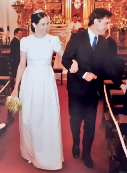 La pareja se casó en octubre de 2014, en la basílica del Pilar, en Recoleta. Victoria llevó un vestido de la colección 2012 de su marido.