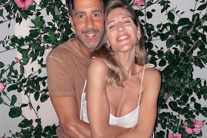 La pareja se conoció en la pista del Bailando (Foto Instagram @macarinaldiok)