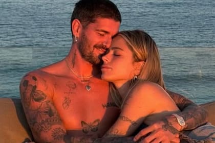 La pareja se conoció en las redes, se enamoró bajo la mirada pública, atravesó una dolorosa separación y volvió a elegirse