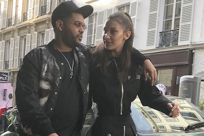 La pareja se dejó ver en un paseo romántico por París