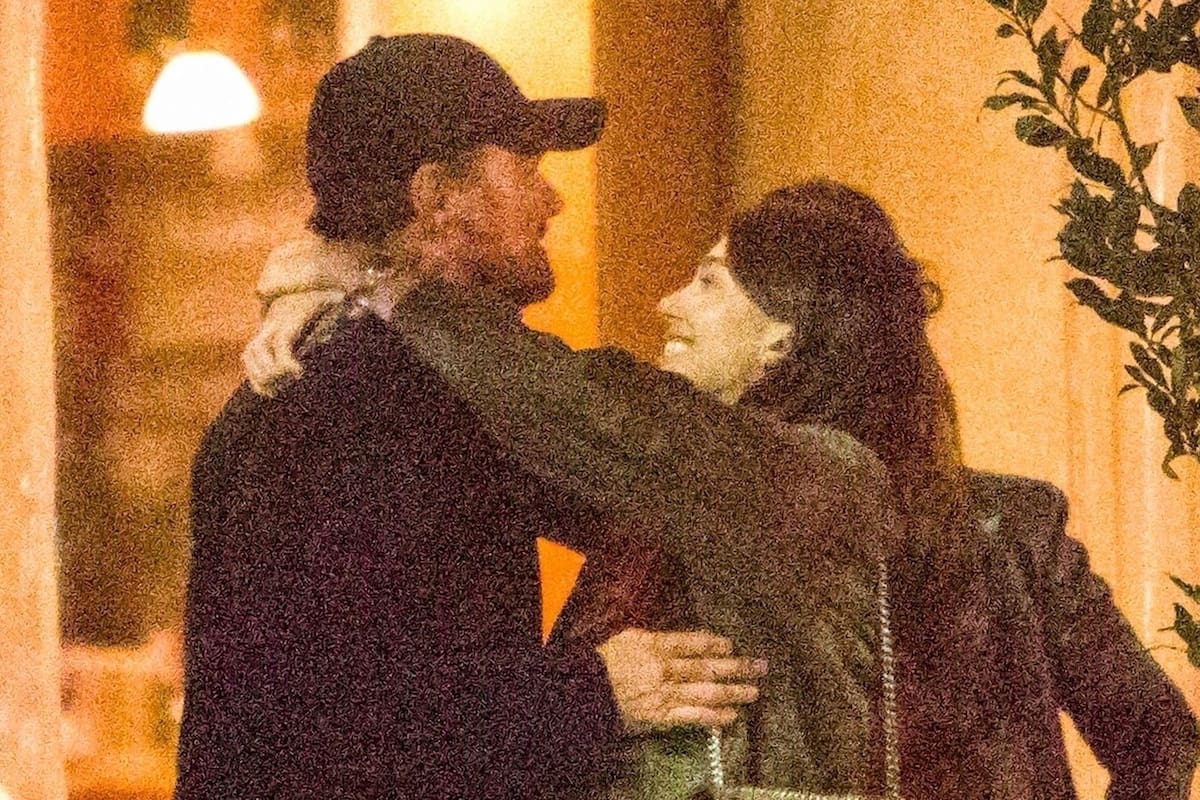 La pareja se encontraba en la puerta de un restaurante donde cenaron con amigos y la madre de la joven, Lucila Polak