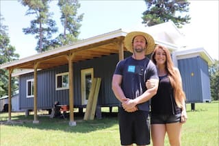 Sueño americano: tenían años en Florida y se fueron a Texas para vivir en su propia casa hecha con contenedores