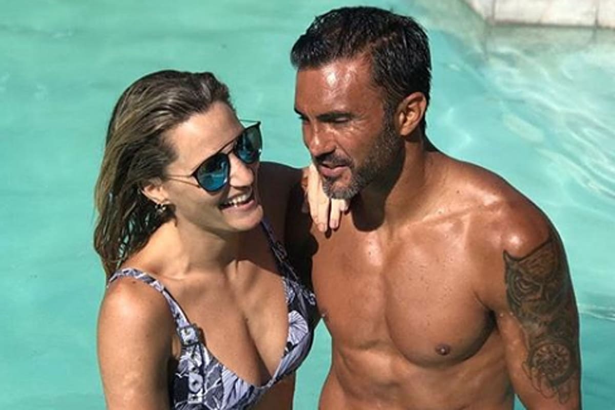 La pareja tiene desde ayer un bozal legal impuesto por la ex mujer del futbolista