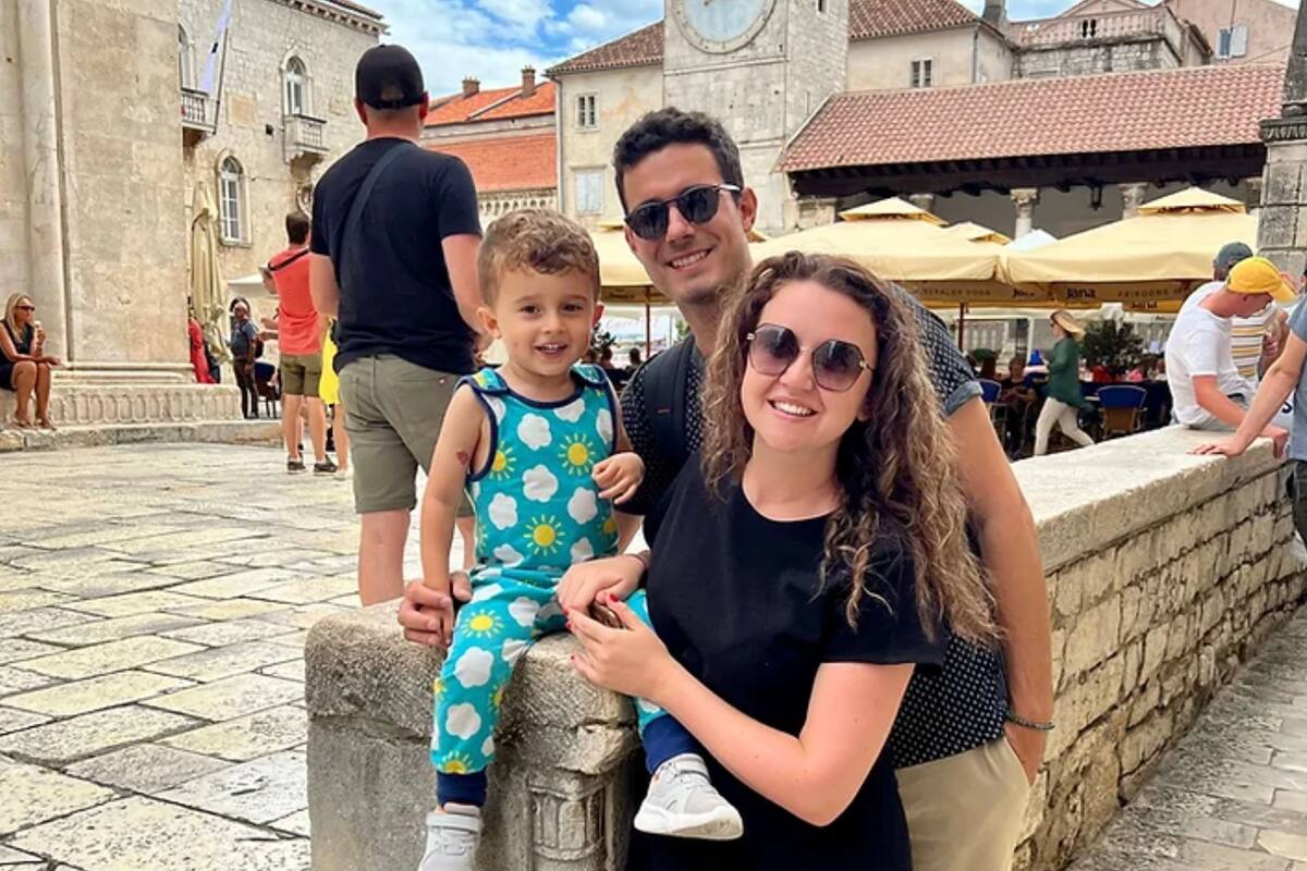 La pareja tiene una página de experiencias de viaje que se llama Travel Mum