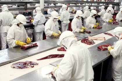 La pareja trabajaba 18 horas por día