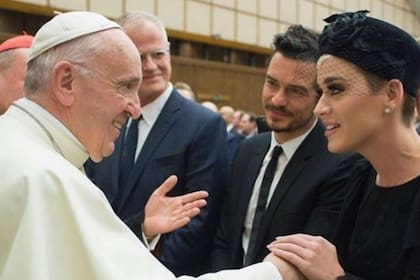 La pareja tuvo un encuentro con el Sumo Pontífice en el contexto de un foro sobre medicina regenerativa