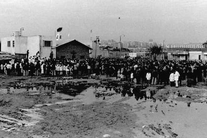 La parroquia Cristo Obrero, en la despedida del Carlos Mugica el 12 de mayo de 1974
