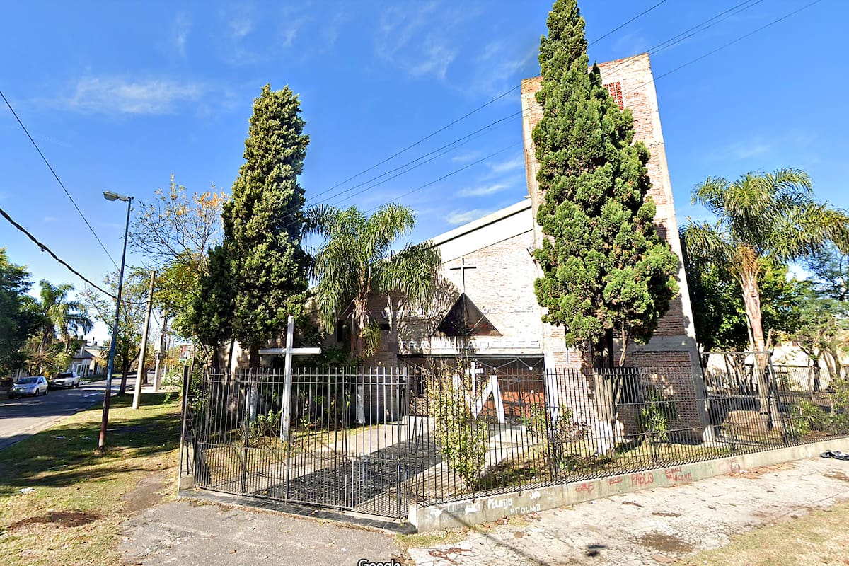 La parroquia Nuestra Señora de los Trabajadores en la localidad de Villa Caraza.
