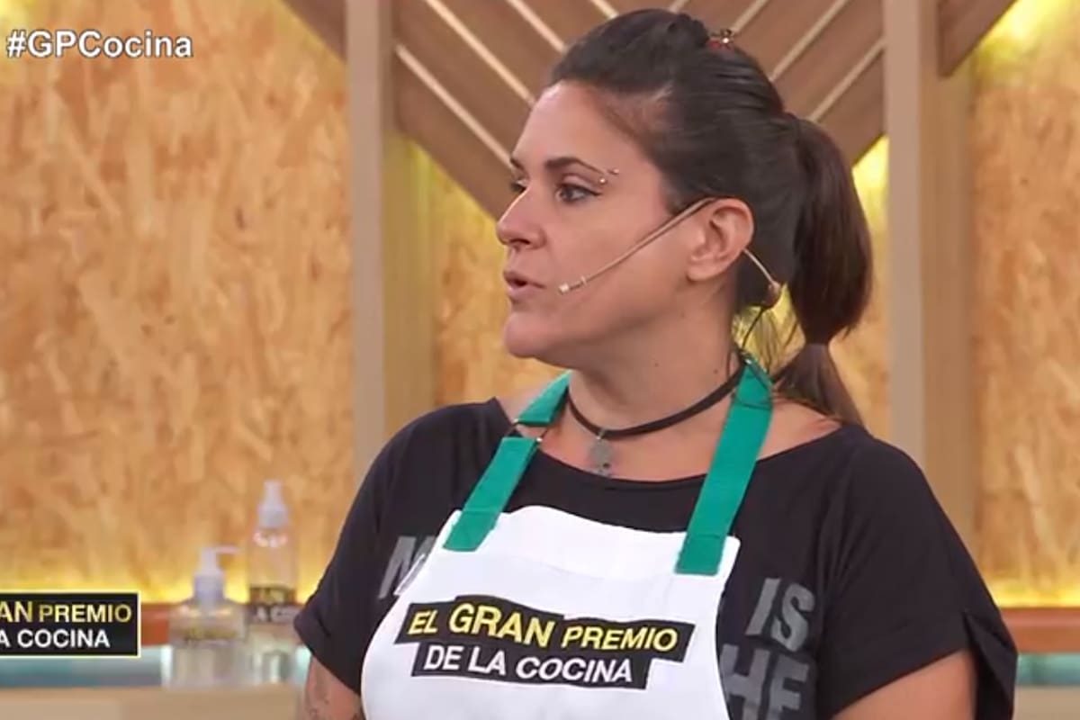 La participante no dudó en criticar ayer en el reality culinario a Laura, del equipo rojo y Carina Zampini se sorprendió por su sinceridad