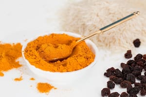 Así se prepara la “pasta dorada”, el remedio ancestral que ayuda a proteger la tiroides