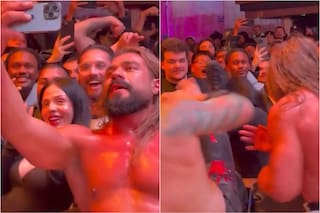 La agresiva reacción de un boxeador que le pegó una patada en la cara a una espectadora