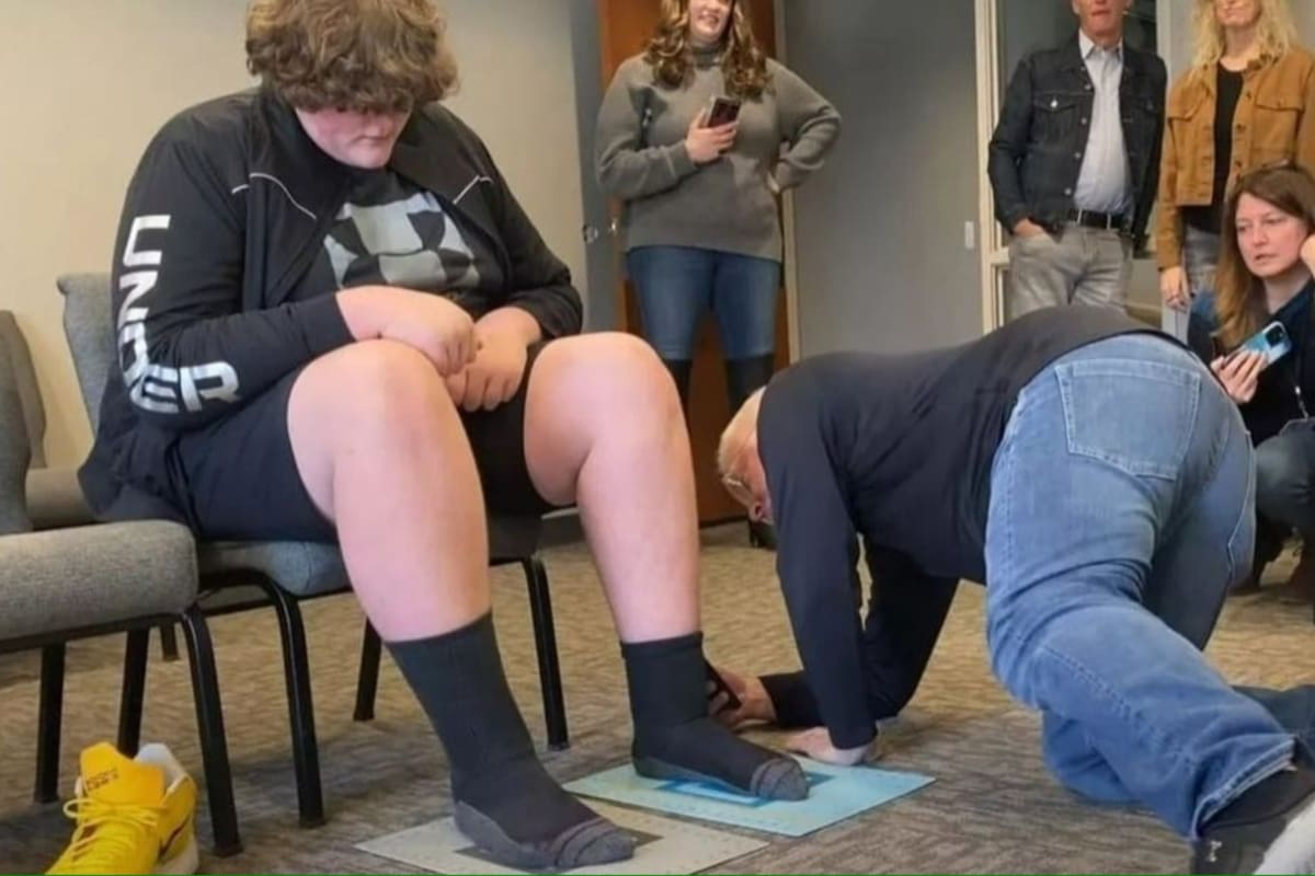 La patología del joven se conoce como acromegalia o gigantismo (Foto: Twitter @Vicoseven)